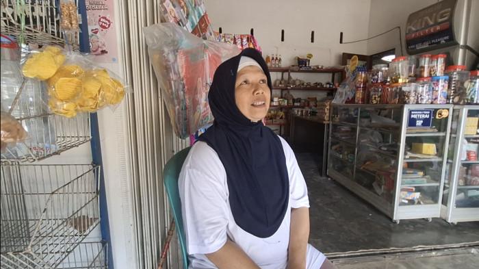 Matinya listrik akibat rubuhnya tower Telkomsel yang berlokasi di Kenali Asam Atas, Kecamatan Kota Baru, Kota Jambi menimbulkan kerugian yang tidak sedikit dari pelaku usaha yang ada di sana.