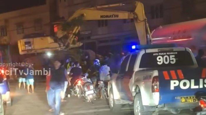 Viral Dua Wanita Tewas Dilindas Truk Pengangkut Alat Berat di Simpang Rimbo Jambi