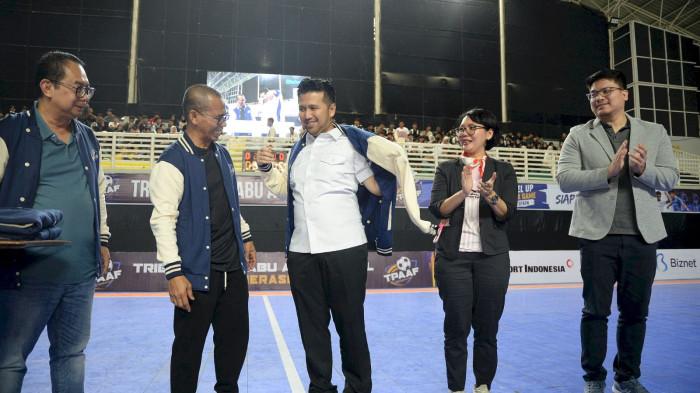 FUTSAL TRIBUN - Wagub Jawa Timur Emil E Dardak didampingi Chief Executive Officer Tribun Network Dahlan Dahi, VP Corporate Communication PT Freeport Indonesia Katri Krisnati dan Ketua Umum Federasi Futsal Indonesia Michael Victor Sianipar membuka langsung 
