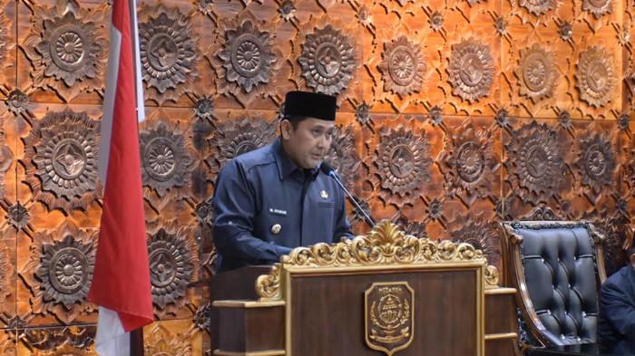 PANDANGAN UMUM - Pemerintah Kabupaten Merangin menyampaikan jawaban dari pandangan umum seluruh fraksi DPRD Merangin terhadap Nota Keuangan dan Rancangan Anggaran Pendapatan dan belanja Daerah (RAPBD) Tahun Anggaran 2026, Sabtu (29/11).