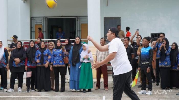 Bupati H M Syukur Buka Turnamen Volly HUT ke-76 Merangin