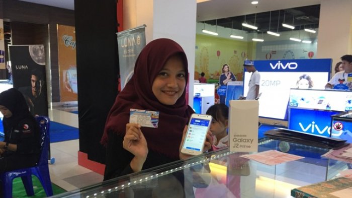 FOTO: Ulan Senang, Beli Handphone Murah di Gadget Expo 2017