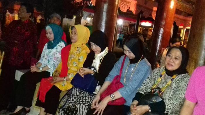 Ibunda Jokowi Kelelahan, Tiba di Toraja Utara Kamis Malam