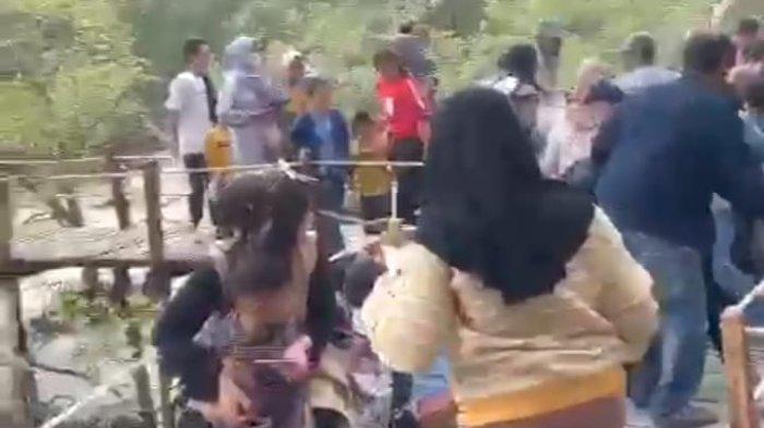 Pengunjung Histeris, Jembatan Mangrove Pangkal Babu Nyaris Roboh