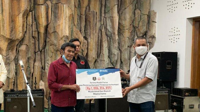 KompasTV Salurkan Hasil Donasi Konser Amal Rhoma Irama