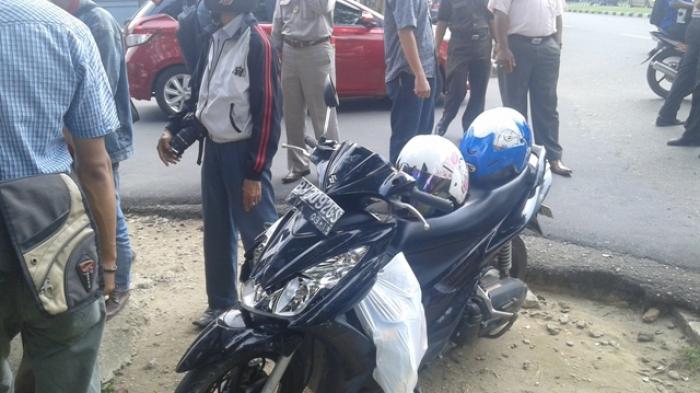 Kadishub Ditabrak Pengendara Motor saat Bersepeda Pantau Lalu Lintas