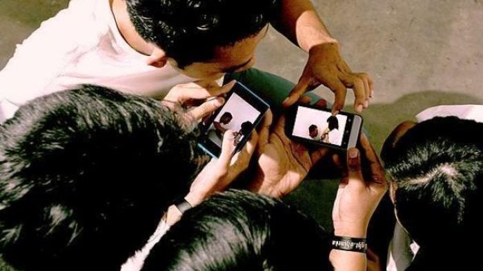 Heboh Video 3 Remaja Joget Sambil Buka Bra Live Instagram Diiringi Musik, Pelaku Bisa Jadi Korban?