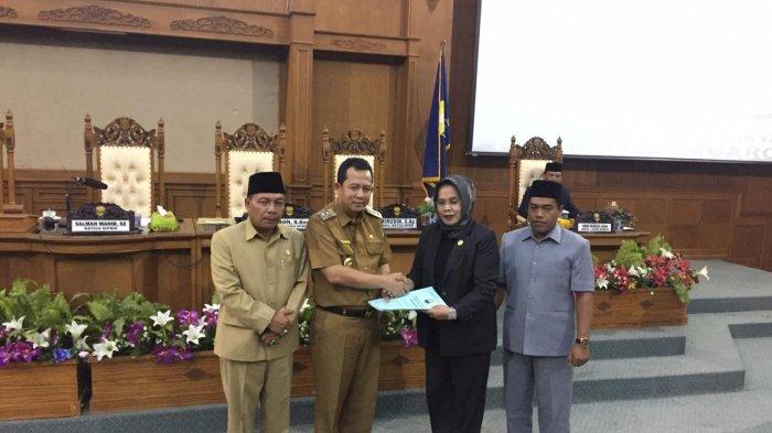 Wabup Muarojambi Sampaikan 15 Ranperda di Gedung DPRD, Ini Daftarnya