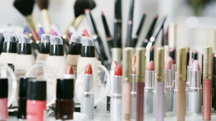 FOTO: Simak Tips Merias Wajah agar Hasilnya tak Norak