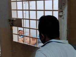 Lari dari Petugas, Kaki Pengedar Sabu Ini Patah Tulang Setelah Terbentur Batu Nisan