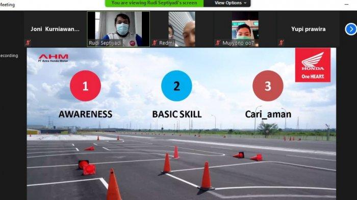 Bersama Puluhan Driver Grab Jambi, Sinsen Berikan Edukasi Safety Riding Online