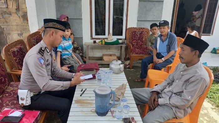 Satlantas Polres Muarojambi Sambangi Rumah Mahasiswi UIN STS Jambi Korban Kecelakaan di Mendalo