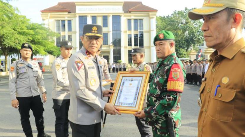 Kapolda Irjen Krisno H Siregar Pimpin Apel Personel Polda Jambi, 4 Orang Raih Penghargaan