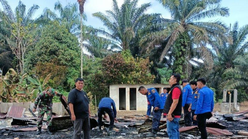 Kronologi Kebakaran di Dusun Betara 8 Tanjabbar Jambi Hanguskan Tujuh Bedeng Tanpa Sisa