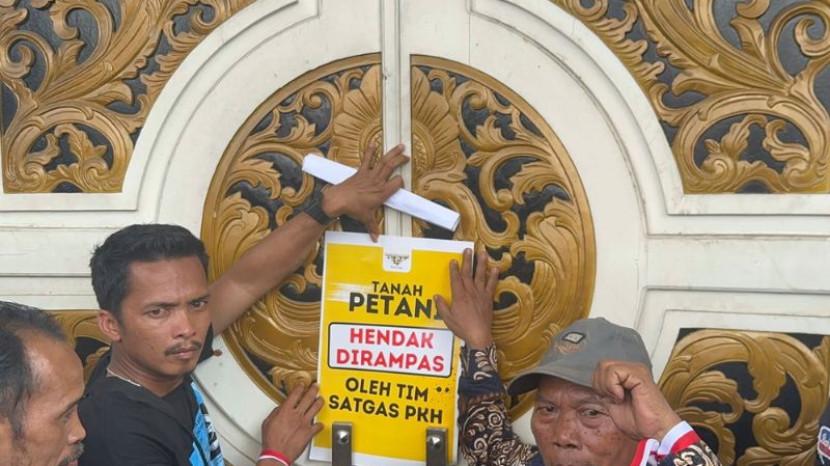 Tak Ada Dewan yang Temui Petani dalam Aksi Damai, Gedung DPRD Jambi Disegel