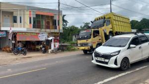 2-Truk-Tabrakan-di-Pal-11-Jambi.jpg