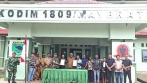 20250909-Momen-2-pentolan-KKB-Papua-ikrar-setia-ke-NKRI.jpg