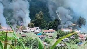 20250928-Gedung-sekolah-dan-Puskesmas-dibakar-KKB-Papua.jpg