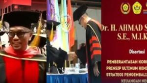 20251015-Ahmad-Sahroni-wisuda-dengan-gelar-doktor.jpg