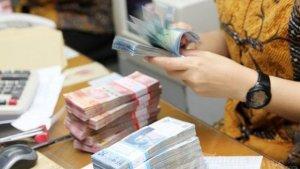 27082020_rupiah.jpg