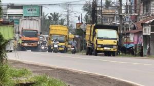 Antrean-Panjang-Truk-di-SPBU-Tanjung-Lumut-Jambi.jpg