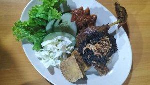Bebek-dan-Ayam-Bumbu-Beko.jpg