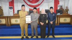 Bupati-Sarolangun-Hurmin-menghadiri-Rapat-Paripurna-DPRD-Sarolangun.jpg