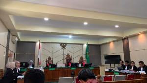 Delapan-Saksi-Dihadirkan-untuk-Terdakwa-Viktor-dan-Rais.jpg