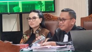 Emosi-Nikita-Mirzani-Tak-Terima-Vadel-Divonis-9-Tahun-Penjara-Tak-Sebanding-dengan-Masa-Depan-Lolly.jpg