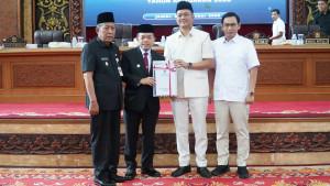 Gubernur-Jambi-Al-Haris-bersama-Wakil-Gubernur-Jambi-Abdullah-Sani-menghadiri-Rapat.jpg