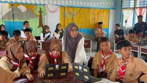 Guru-Bahasa-Indonesia-SMPN-66-Muaro-Jambi-Eka-Yulianti.jpg