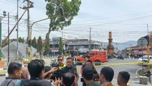 Jajaran-Polres-Kerinci-memasang-garis-polisi-Jumat-1422025.jpg