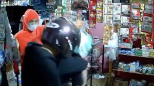 Kawanan-Perampok-Bersenjata-Egrek-Gasak-Warung.jpg