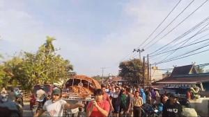 Kecelakaan-Maut-di-Jaluko-Muaro-Jambi-Pengendara-Motor-Tewas-Terlindas-Truk-Proyek-Tol.jpg