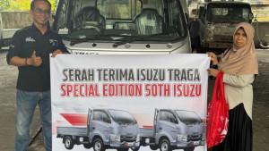 Konsumen-Asal-Jambi-Jadi-Pemilik-Beruntung-Isuzu-Traga-50th-Special-Edition.jpg