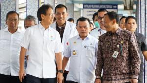 Menteri-Kesehatan-dan-Gubernur-Jambi-Al-Haris-saat-di-RSUD-Raden-Mattaher-Jambi.jpg