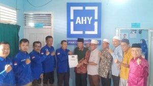 Nalim-Kembalikan-Formulir-Penjaringan-Calon-ke-Partai-PKB-dan-Partai-Demokrat-Merangin.jpg