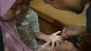 Orang-Tua-Minta-Bantuan-Damkar-Tebo-Jambi.jpg