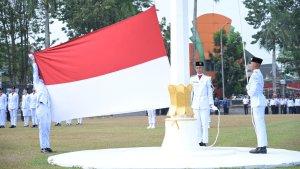 Pegibaran-Bendara-Merah-Putih-di-Lapangan-kantor-Wali-Kota-Jambi.jpg