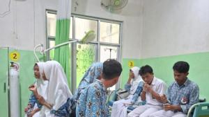 Ratusan-pelajar-di-Sulteng-keracunan-massal-MBG.jpg