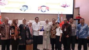 Rektor-Resmikan-Penamaan-Gedung-Pascasarjana-UNJA-Graha-Singedekane-dan-Graha-Kemas-Mohamad-Saleh.jpg