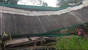 SMKN-1-Tanjabbar-ambruk.jpg