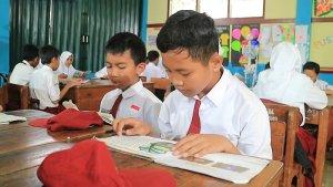 Siswa-SD-Belajar-03.jpg