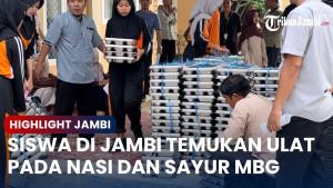 Siswa-SMKN-2-Kota-Jambi-menemukan-ulat-di-menu-MBG.jpg