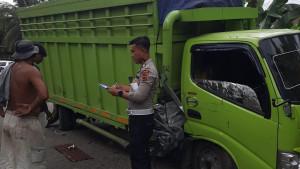 Travel-Hiace-Tabrakan-dengan-Dump-Truck-di-Batang-Hari-2-Orang-Luka-Berat.jpg