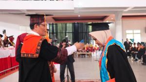 UNJA-Gelar-Wisuda-ke-120-dengan-Suasana-Penuh-Haru-dan-Sukacita.jpg