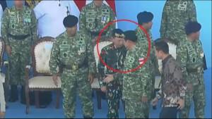 Wajah-SBY-Berubah-Tak-Salami-Kapolri-Jenderal-Listyo-di-HUT-ke-80-TNI-Sengaja-Dilewati-di-Panggung.jpg