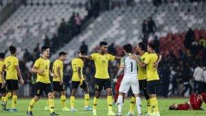 pesepak-bola-timnas-malaysia-melakukan-selebrasi-kemenangan-saat-pertandingan.jpg
