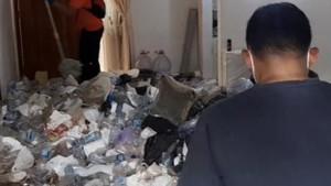 rumah-penuh-sampah-pati-26102025.jpg