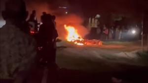 warga-bakar-motor-ninja-sawit-22102025.jpg